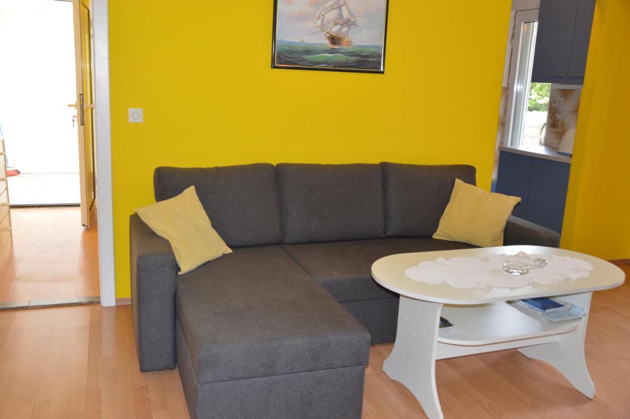 Apartment Lana เวอร์ซาร์ ภายนอก รูปภาพ